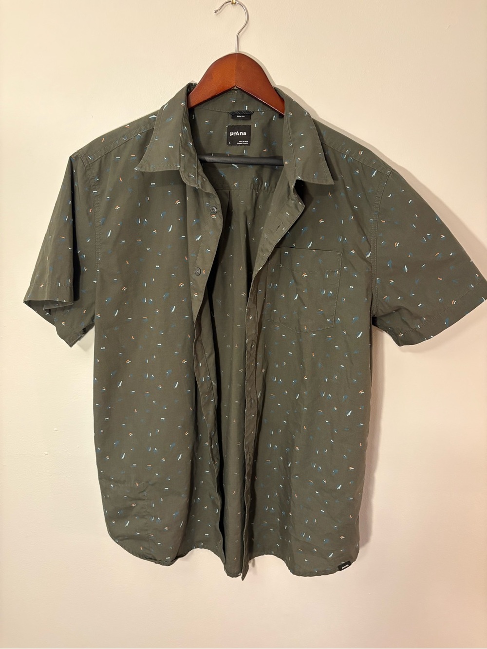 prAna Slim Fit Olive Green Printed Short Sleeve Button Up Shirt — Size L 🌿